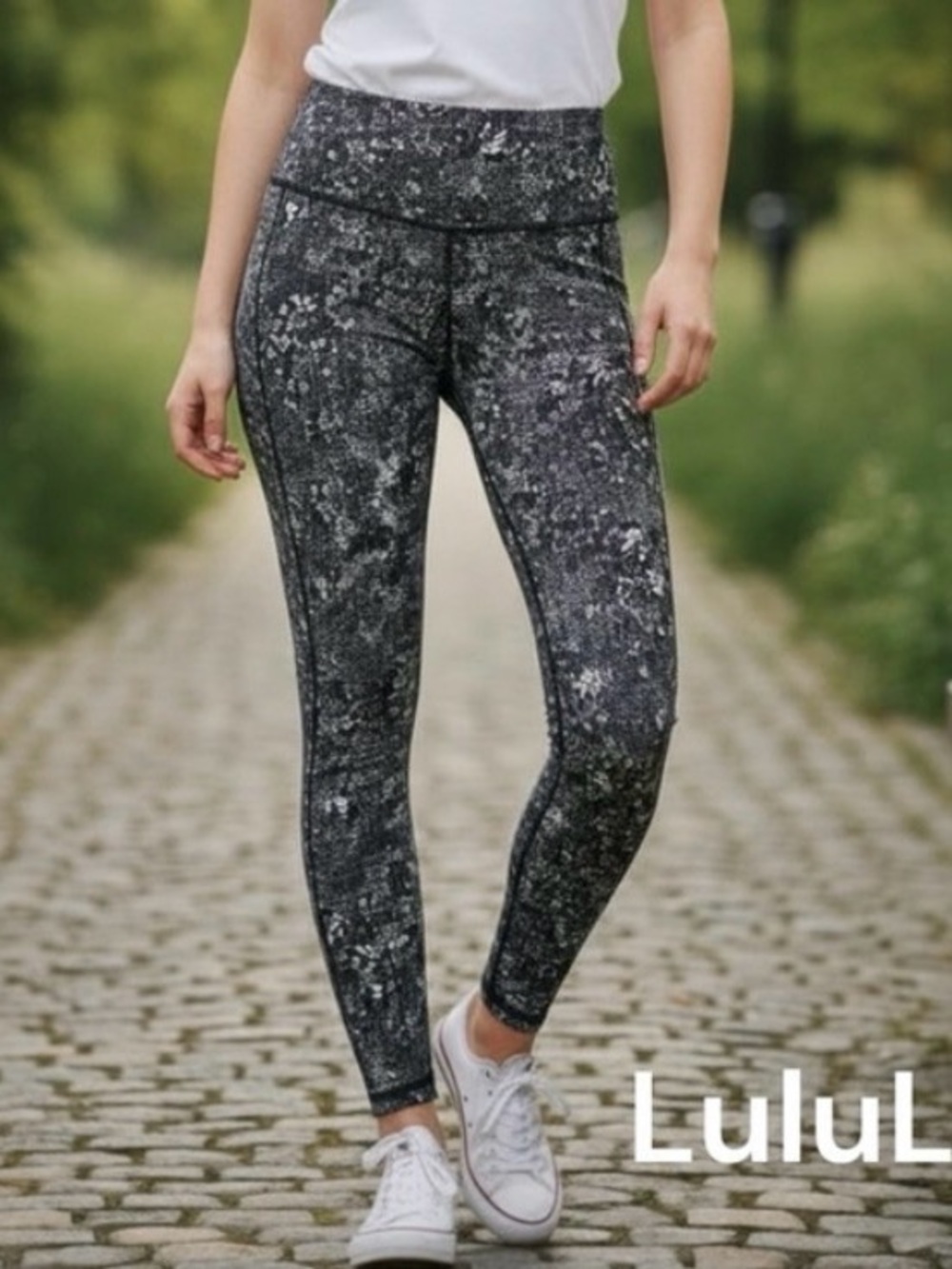 Lululemon Black White Gray Patterned Stretch Leggings Size 2